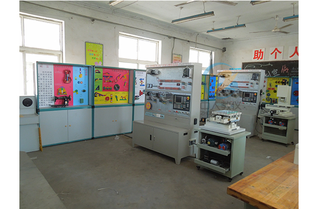 领会PLC尝试台在动力办理中的操纵案例。(图2) 领会PLC尝试台在动力办理中的操纵案例。(图2)