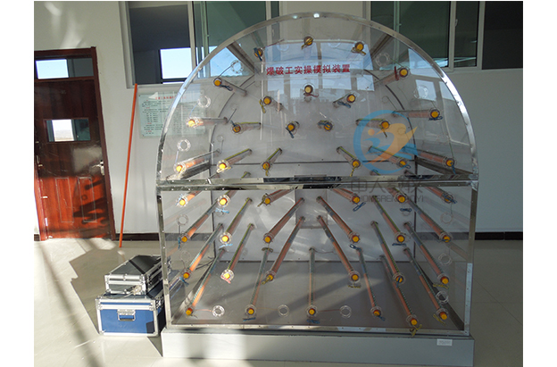 手把手教你遴选高性价比的电工实训台!(图1) 手把手教你遴选高性价比的电工实训台!(图1)