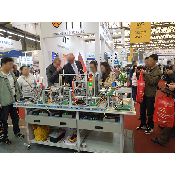 维修电工实训台都配有甚么(图1) 维修电工实训台都配有甚么(图1)