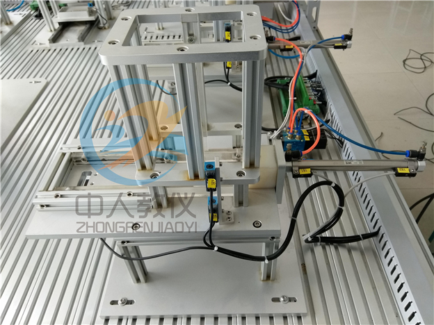 产业机器人与智能视觉体系利用实训拆卸,机器人实训台,大供料单位